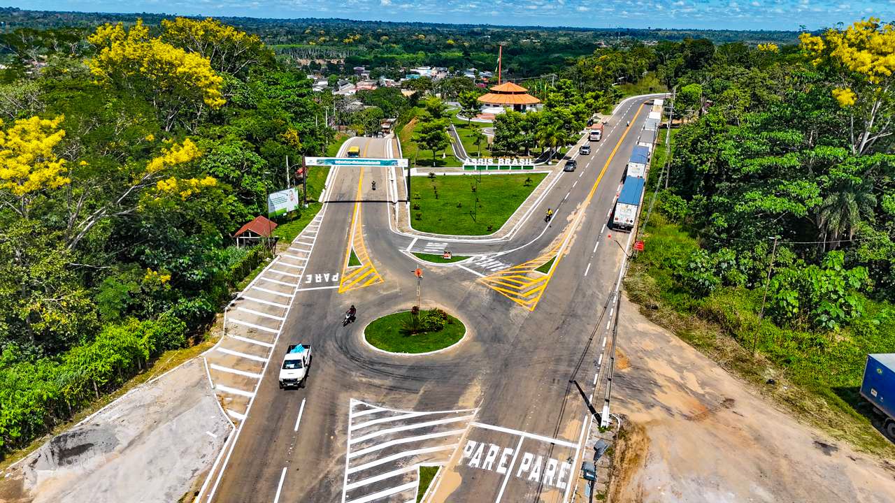 DNIT realiza reparos e reforça sinalização na BR-317/AC, na fronteira entre Brasil e Peru